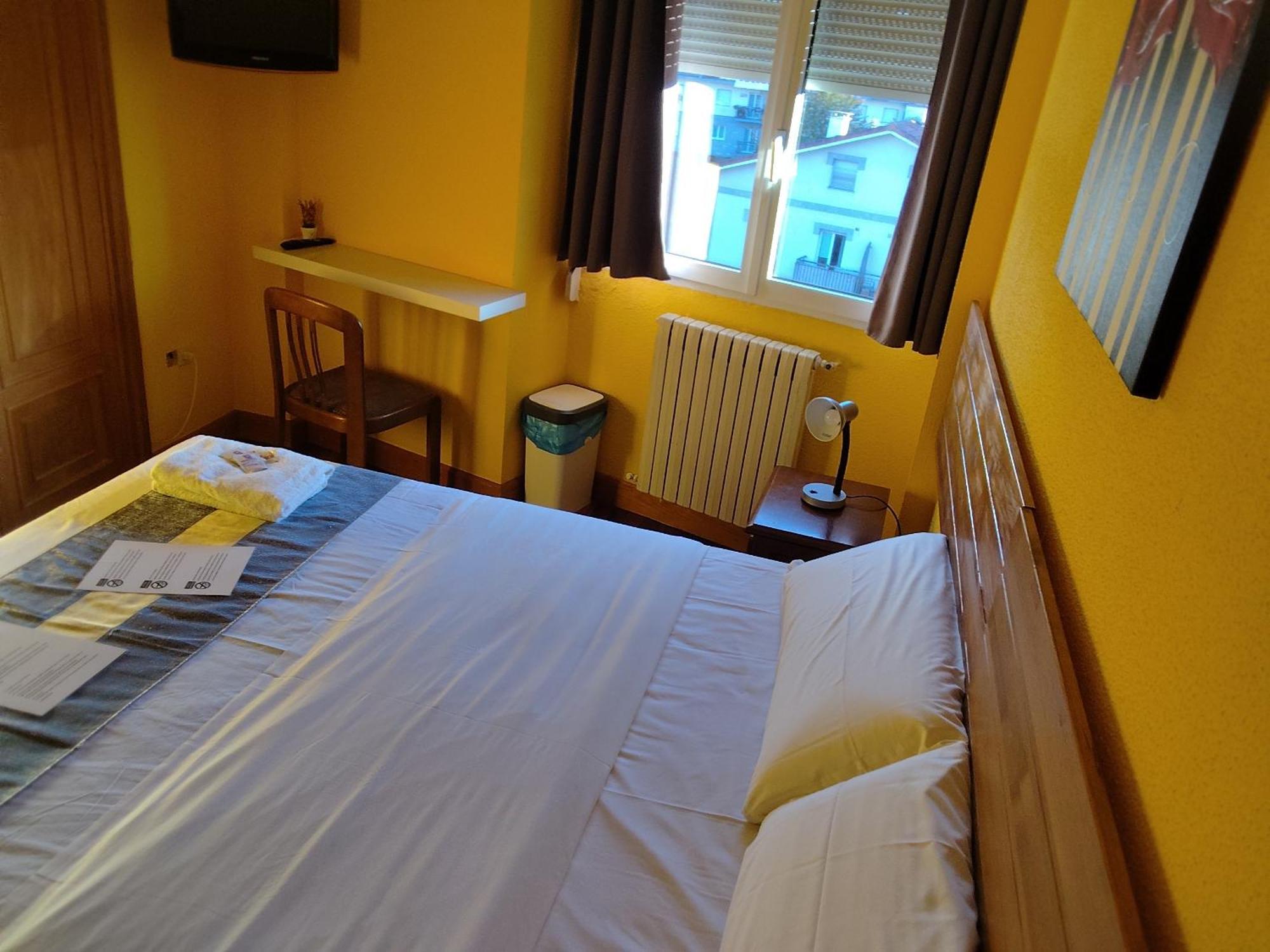Txoko Maitea Pentsioa Hotel Urnieta Buitenkant foto