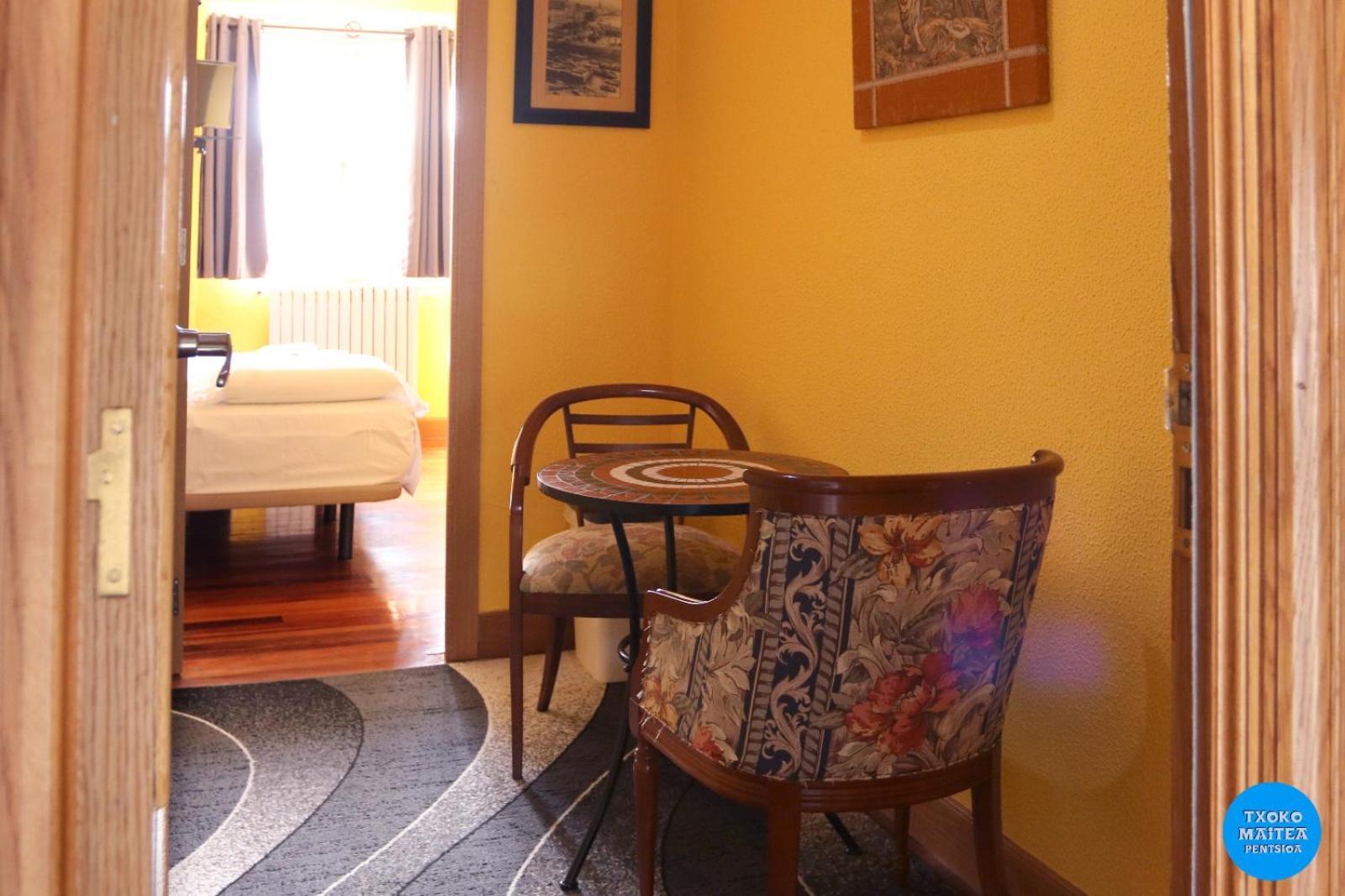 Txoko Maitea Pentsioa Hotel Urnieta Buitenkant foto