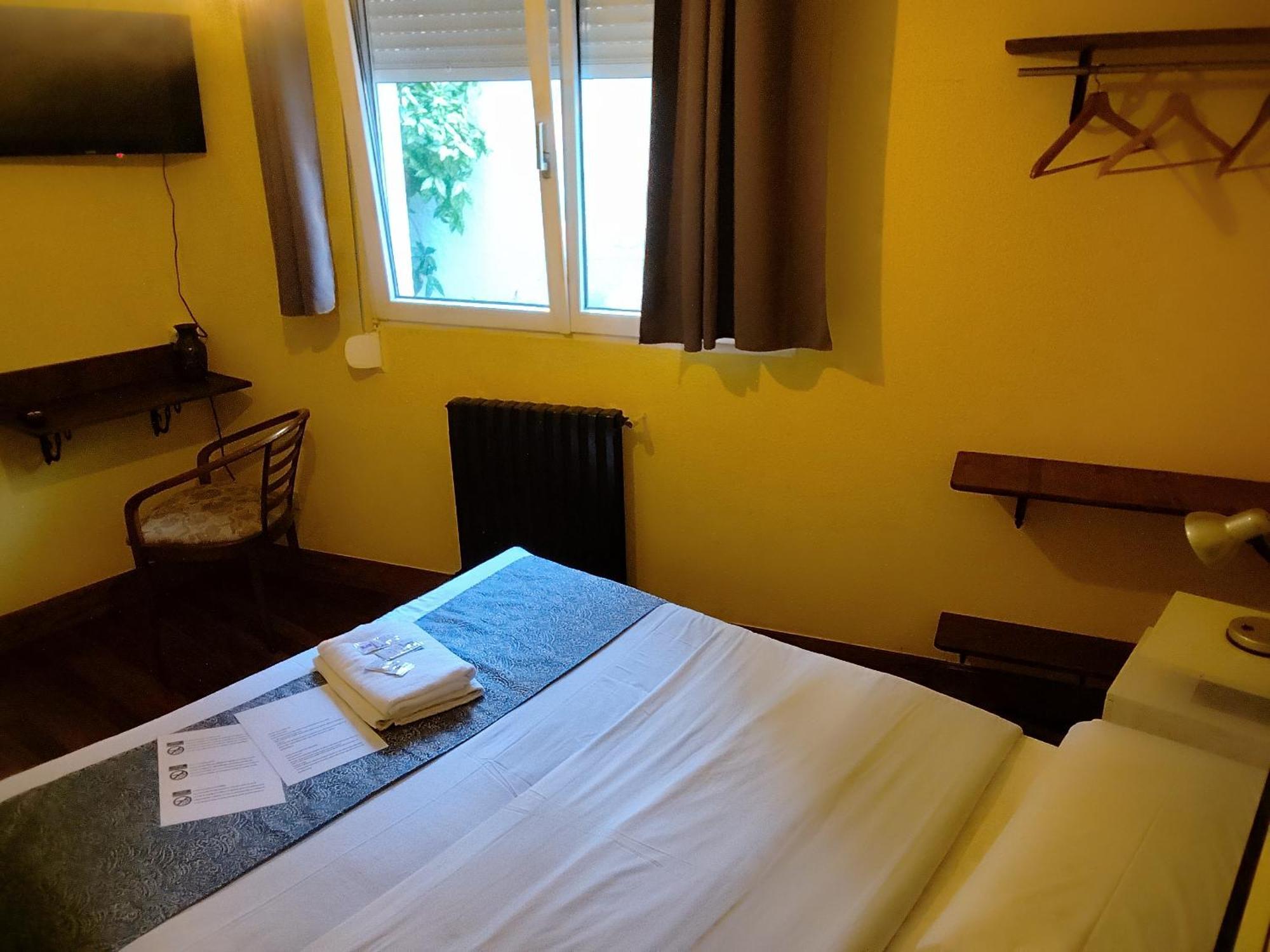Txoko Maitea Pentsioa Hotel Urnieta Buitenkant foto