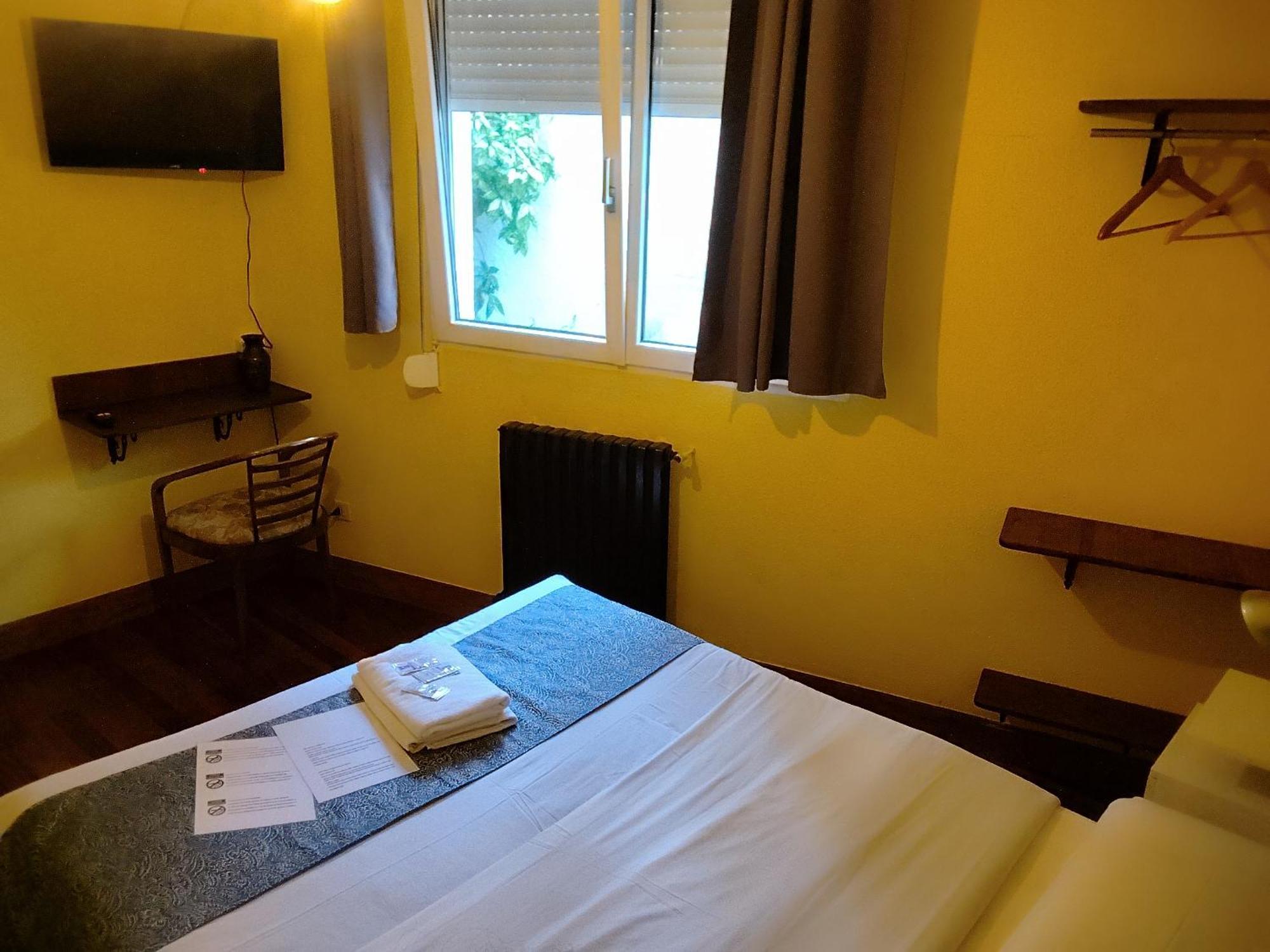 Txoko Maitea Pentsioa Hotel Urnieta Buitenkant foto